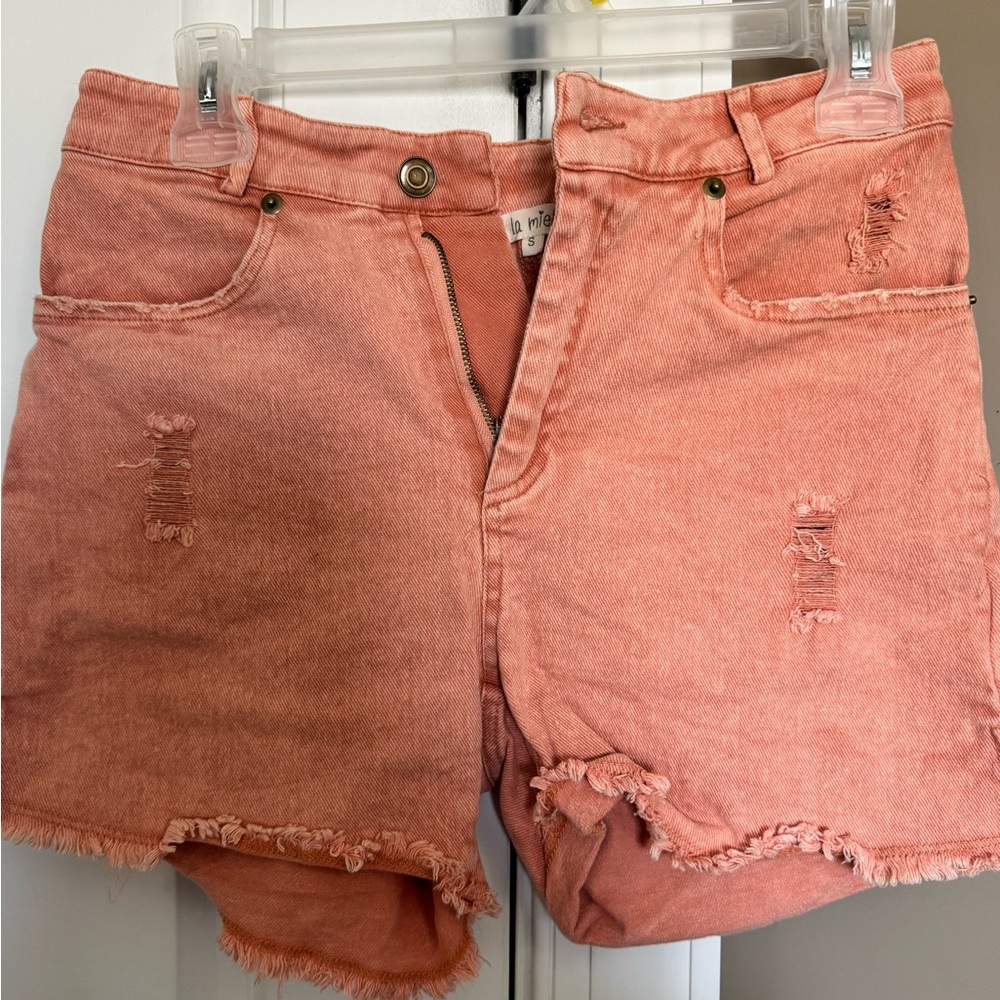 LA MIEL Summer Coral Distressed Jean Shorts Small